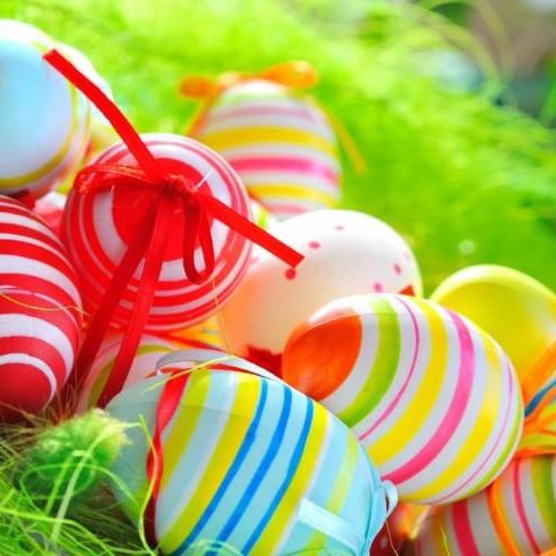 colorful-painted-easter-eggs-in-basket[1]